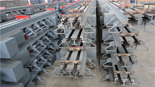 組合式橡膠條型伸縮裝置