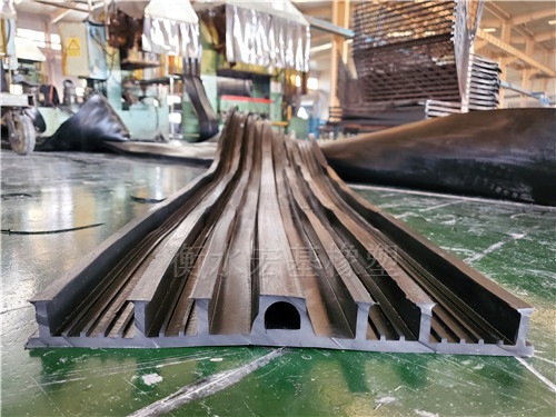 外貼式橡膠止水帶